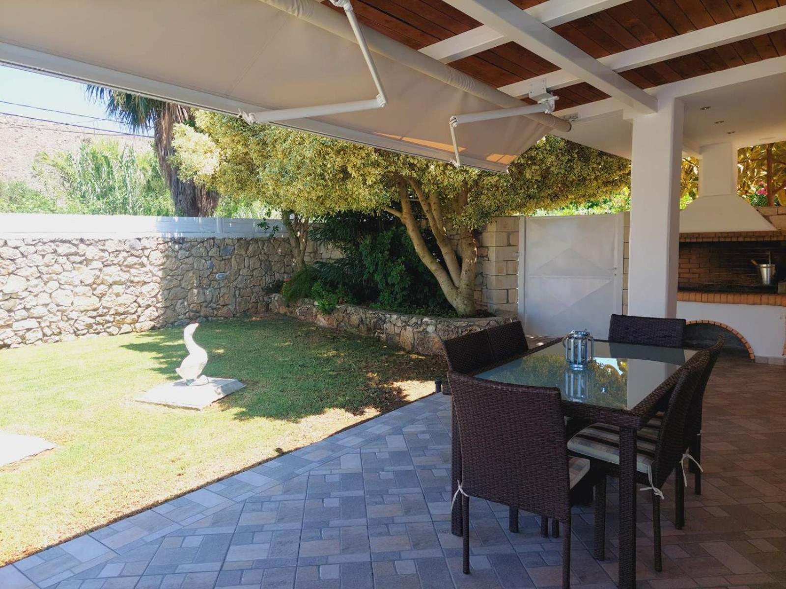 Villa Campos- Less Than 5-Min Walk To Kalivaki Beach ゲオルギオポリス エクステリア 写真