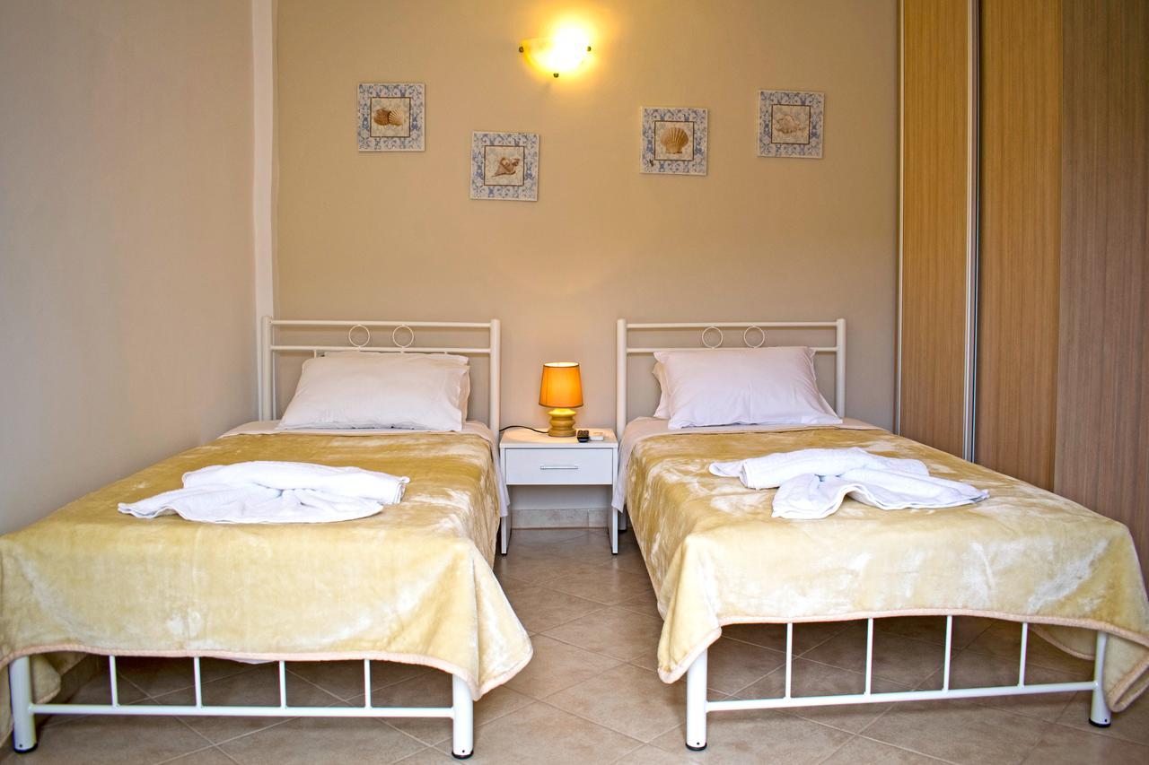Villa Campos- Less Than 5-Min Walk To Kalivaki Beach ゲオルギオポリス エクステリア 写真