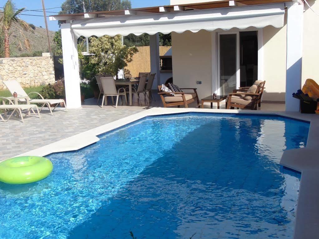 Villa Campos- Less Than 5-Min Walk To Kalivaki Beach ゲオルギオポリス エクステリア 写真